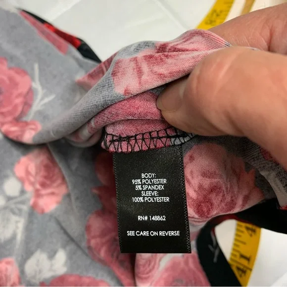 Torrid Red Floral Chiffon Blouse Ruffle Cuff Surplice Neck Women’s Size US 4x - Picture 11 of 13